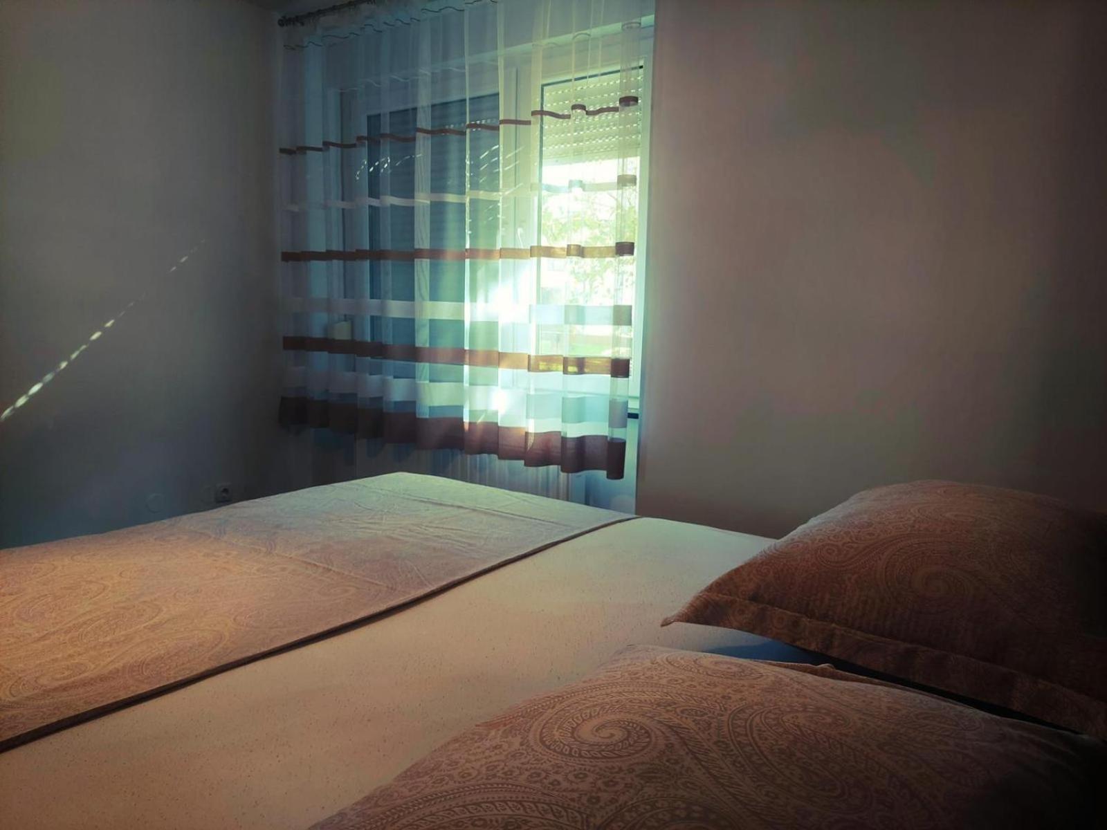 Apartments Onyx Sisak Buitenkant foto